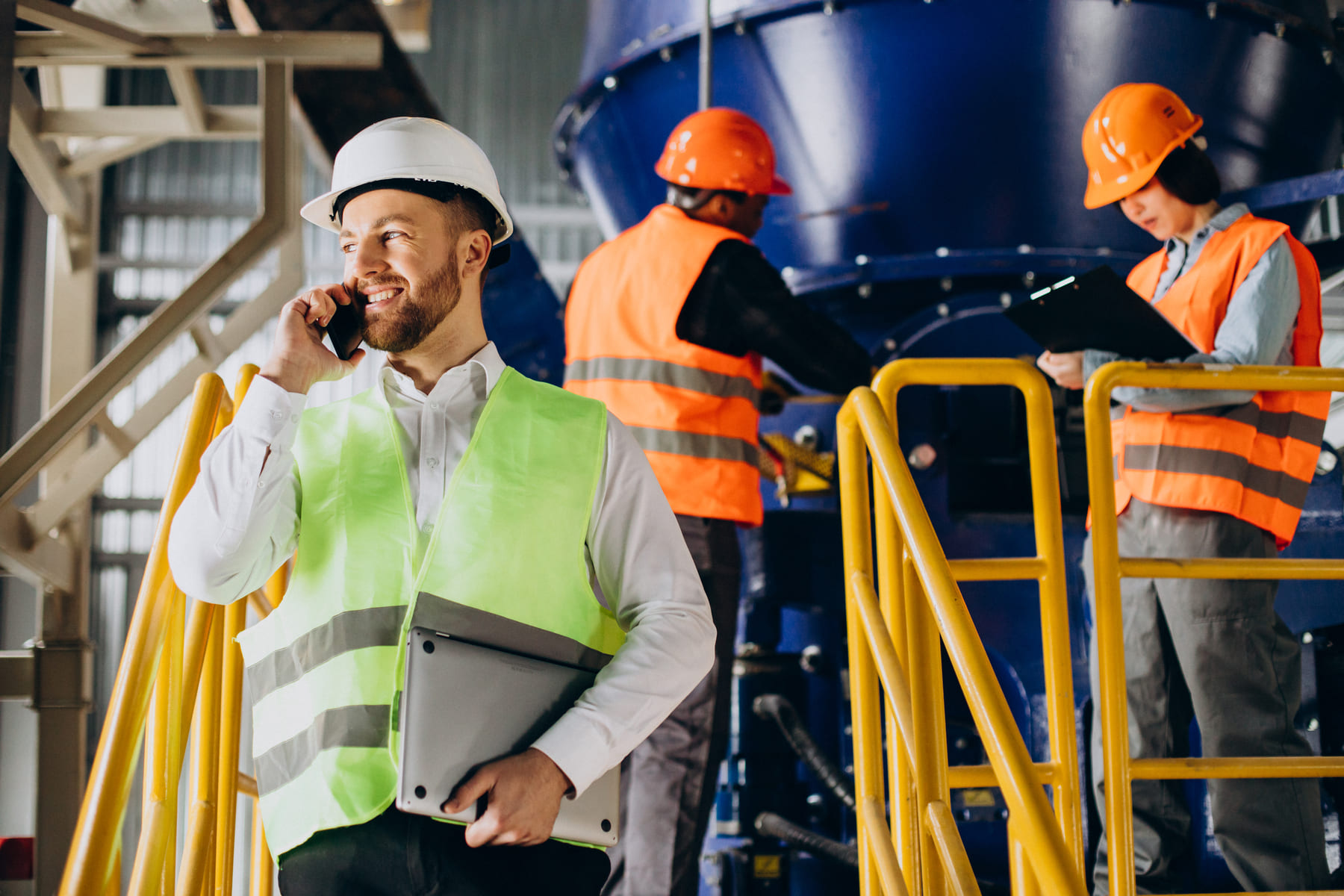 Project experts in shift-based workforces